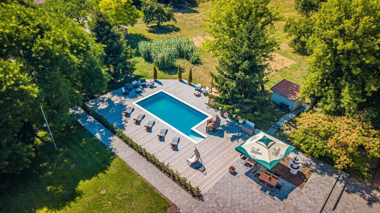Herczeg Udvarház Poroszló Esterno foto