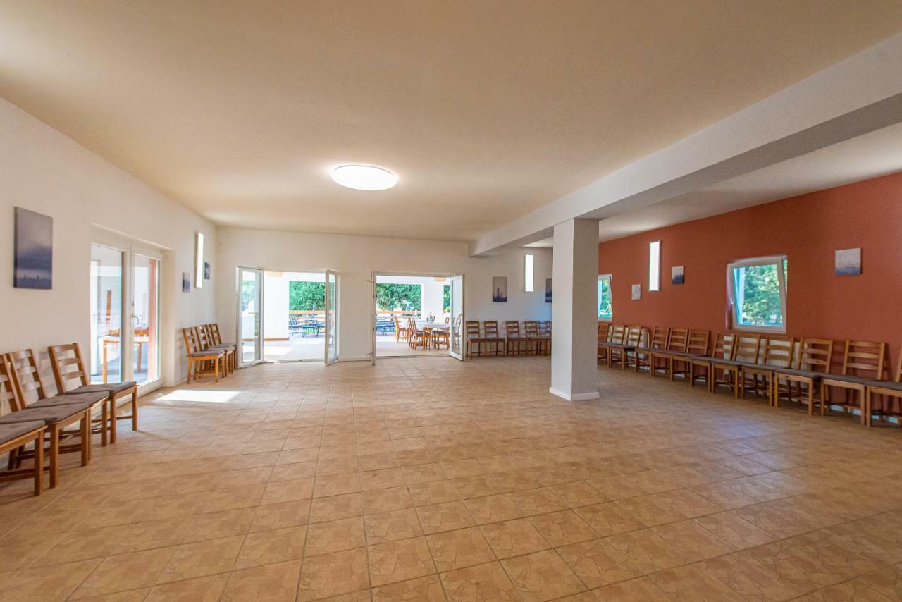 Herczeg Udvarház Poroszló Esterno foto