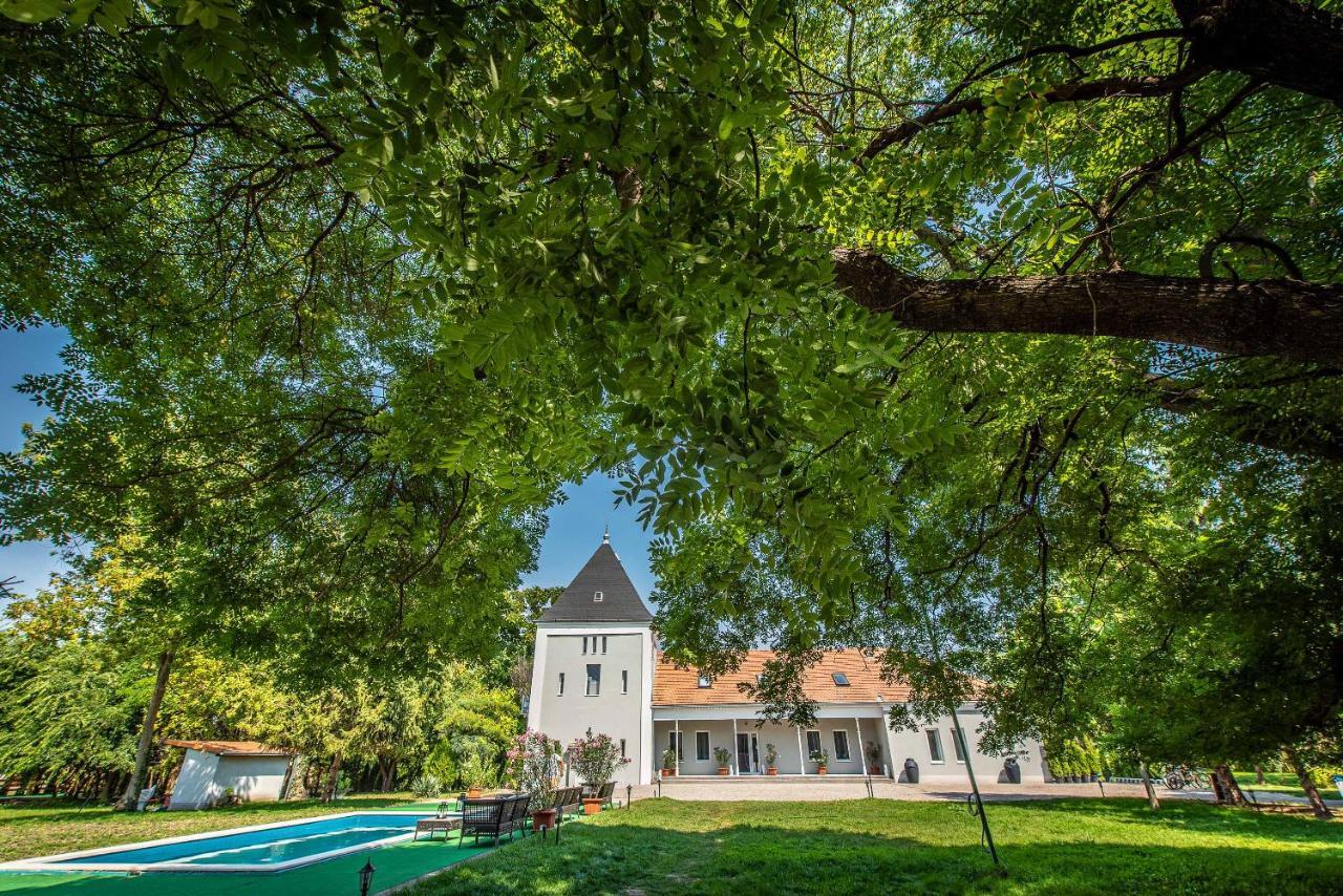 Herczeg Udvarház Poroszló Esterno foto